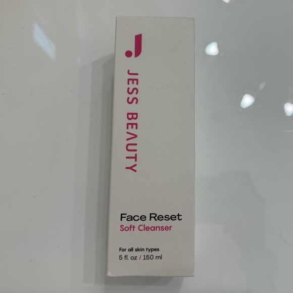Jess Beauty Face Reset Cleanser + Shine Bright Serum - Picture 3 of 7